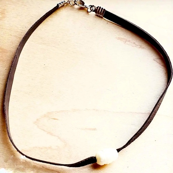 Floating Freshwater Pearl on Brown Choker Necklace - Picture 1 of 1